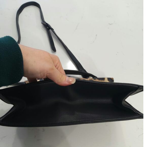 Badgley Mischka Designer black leopard crossbody 10x9.5 in Mobwife embellished - Picture 4 of 5